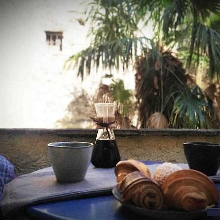 Studio Avec Terrasse Sur Cour, Authentique, Calme Avignon Bagian luar foto