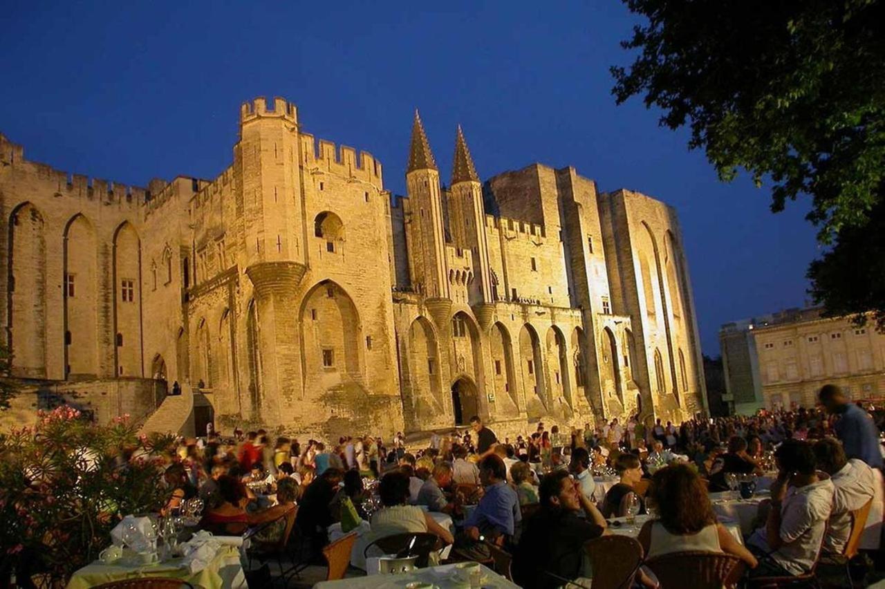 Studio Avec Terrasse Sur Cour, Authentique, Calme Avignon Bagian luar foto