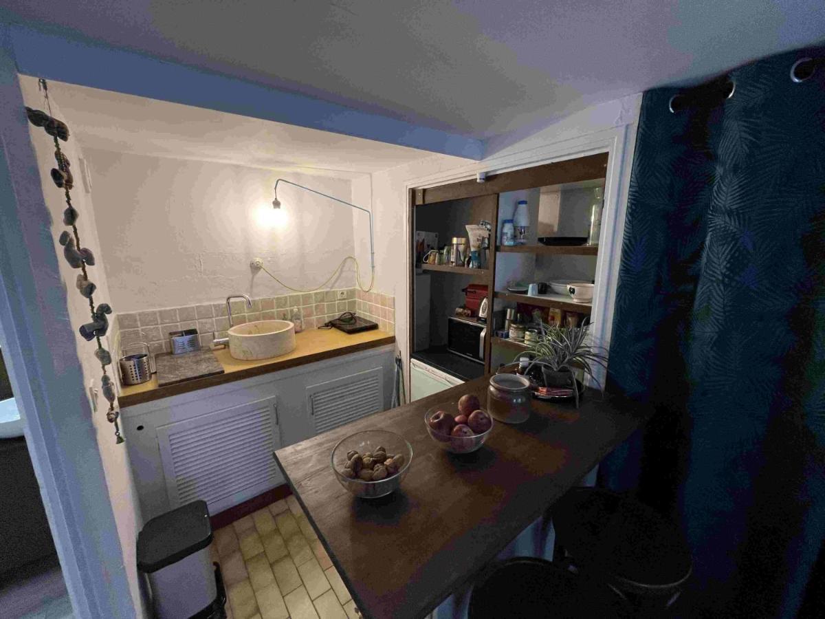 Studio Avec Terrasse Sur Cour, Authentique, Calme Avignon Bagian luar foto